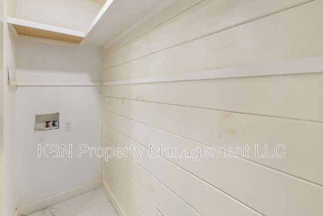 Building Photo - 106 Laurel Oaks