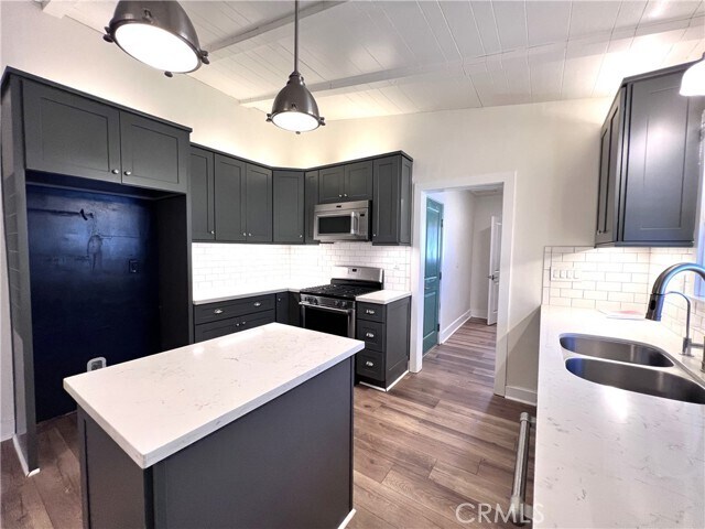 Building Photo - 8257 Jadeite Ave