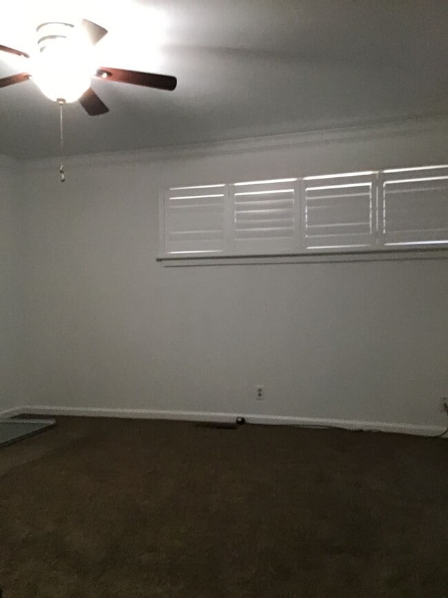 Building Photo - 3 Bedroom Home Coming Available