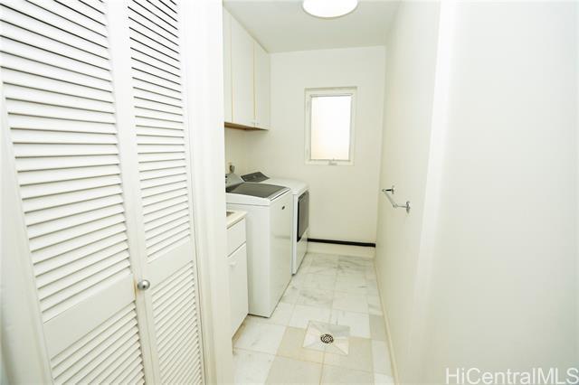 Building Photo - 1071 Hoa St