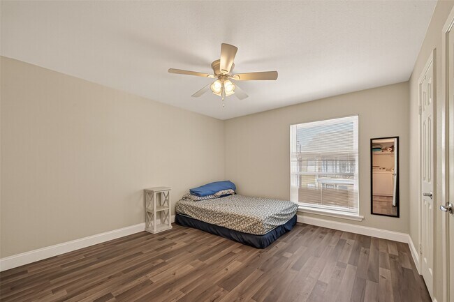 Building Photo - 18515 Egret Bay Blvd