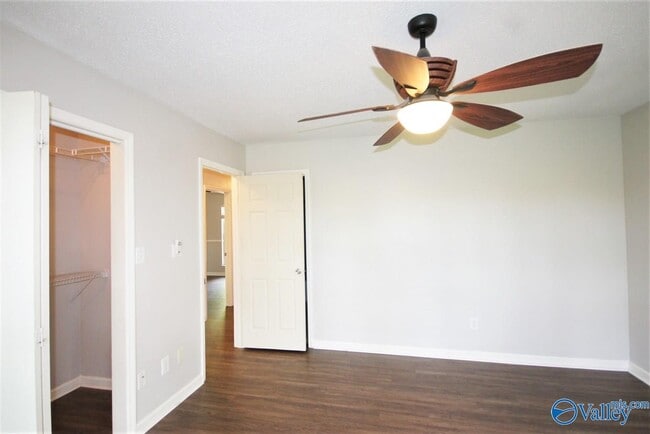 Building Photo - 252 Mountain Creek Dr