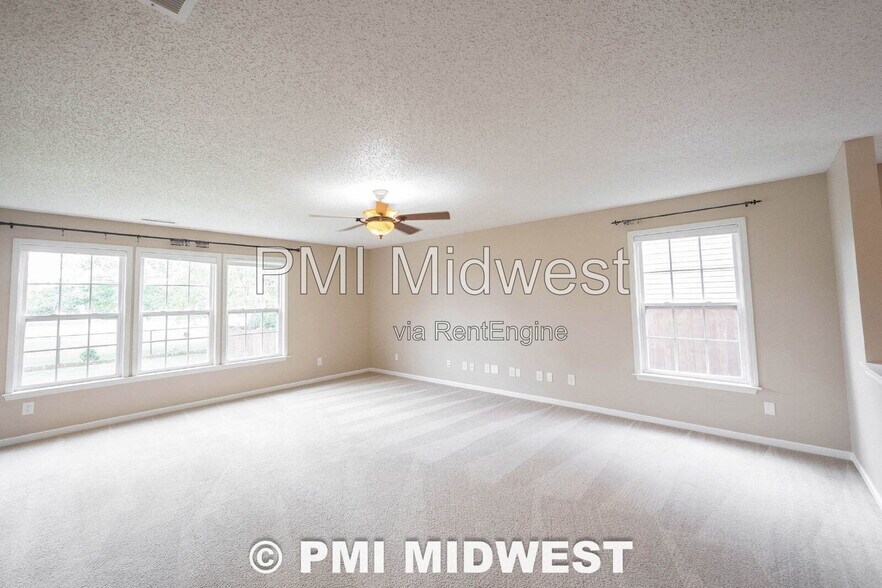Building Photo - 2143 Olympia Dr