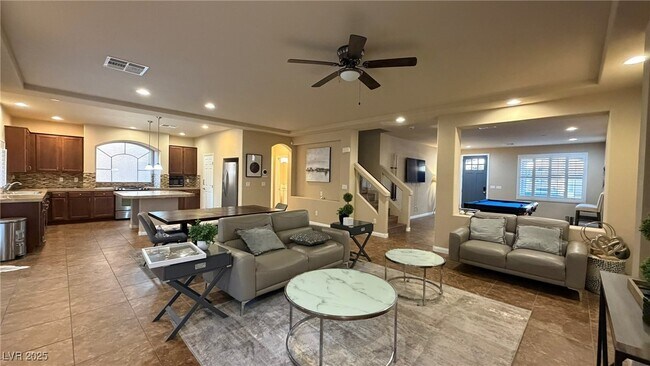 Building Photo - 6451 Parrot Ridge Ct