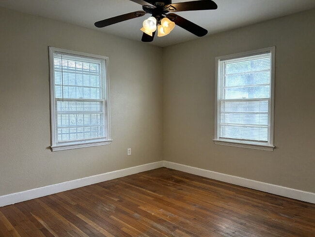 Building Photo - Heart of  Lubbock Delight: 2 Bedrooms, Bre...