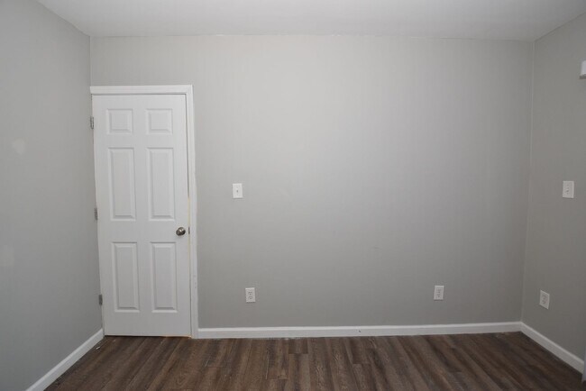 Building Photo - 111-113 S West St Mishawaka