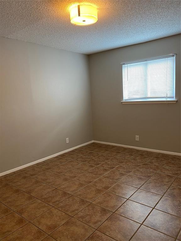 Building Photo - 3419 Willowrun Dr