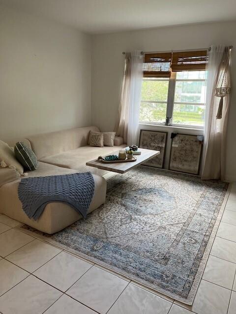 Building Photo - 1950 N Andrews Ave