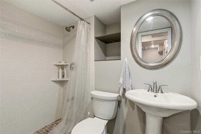 Building Photo - 47 Hillcrest Ave