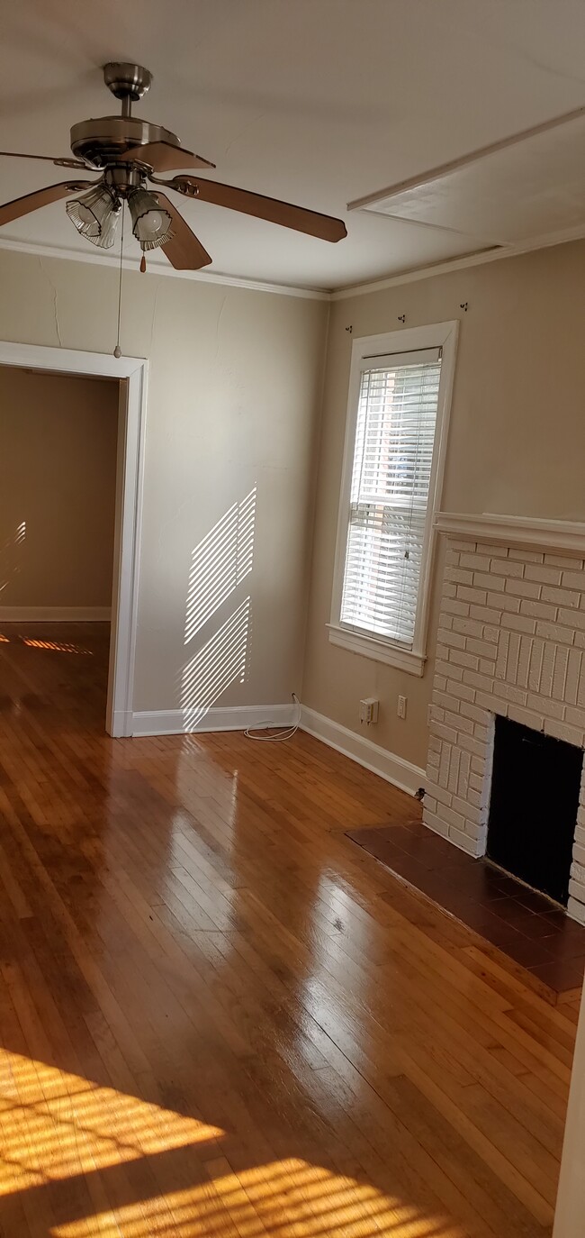 Building Photo - 2653 Dellwood Ave