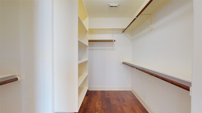 Building Photo - 328 Malone St
