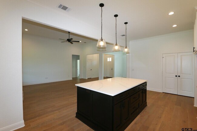 Building Photo - 16503 Cooper Wy