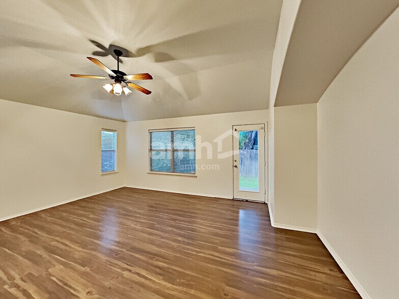 Building Photo - 6412 Spring Ranch Dr