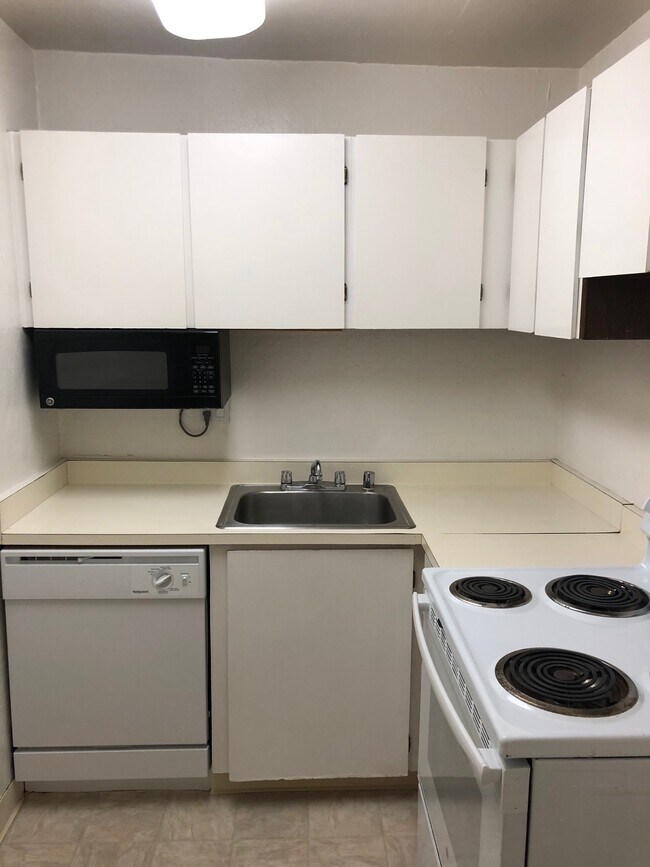 Building Photo - 2055 Sacramento St