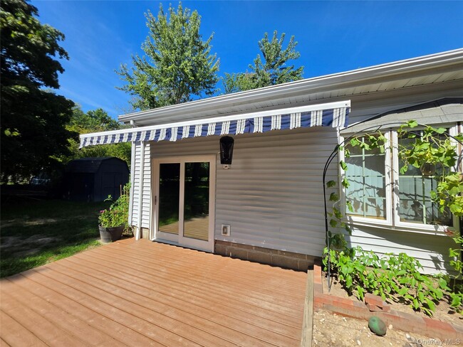 Building Photo - 373 Ehrhardt Rd