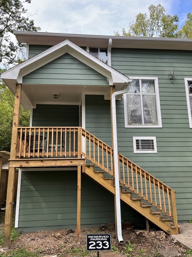 Primary Photo - 1 bedroom 1 bath townhome near campus and ...