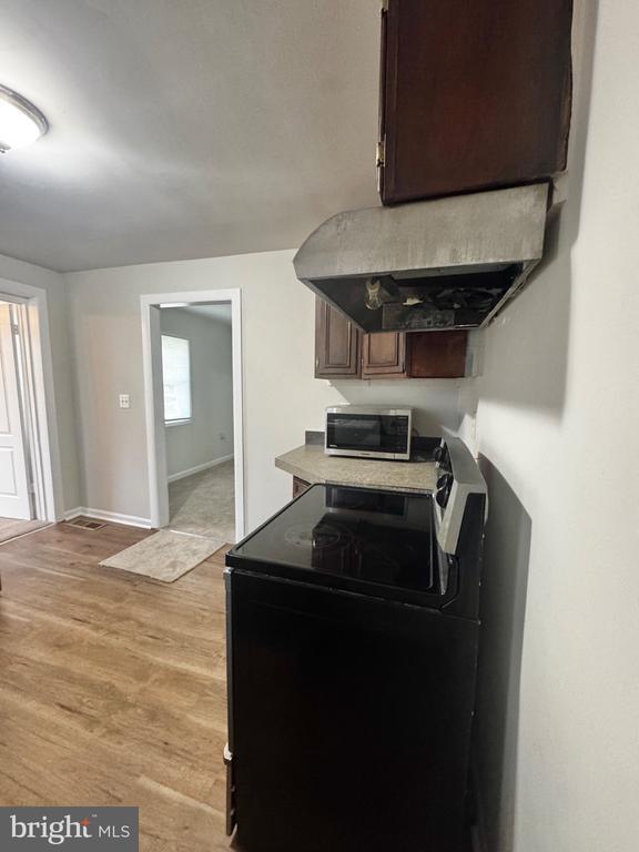 Building Photo - 18312 Chestnut Dr