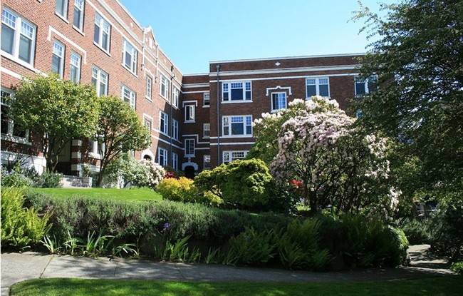 Building Photo - Roy Vue Apartments