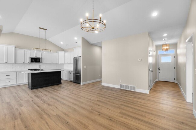 Building Photo - 2272 Heywood Mdws