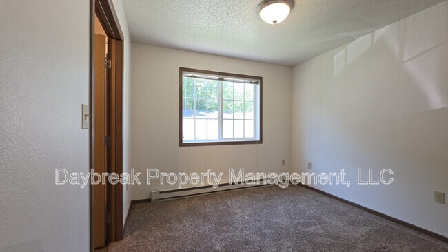 Building Photo - 317 16th St S