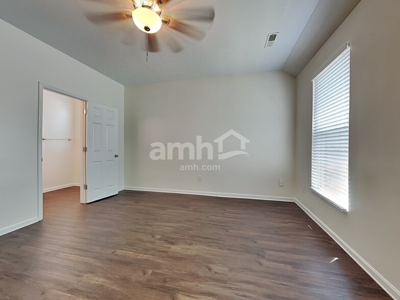 Building Photo - 4206 N Gensen Loop