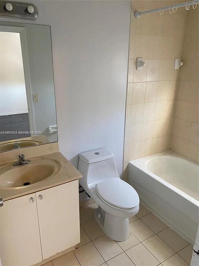 Building Photo - 2907 SE 15th Terrace