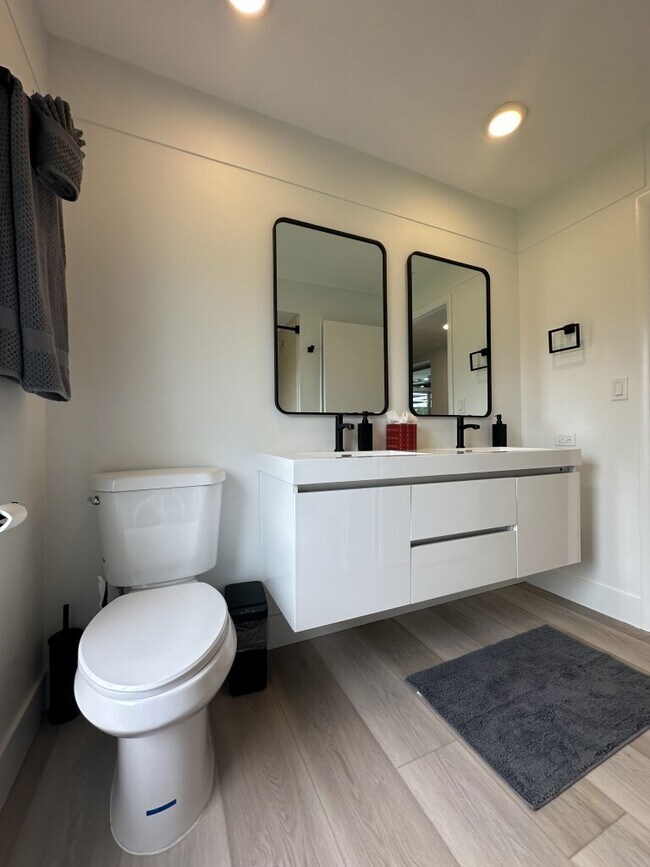 Building Photo - 2780 Landmark Dr