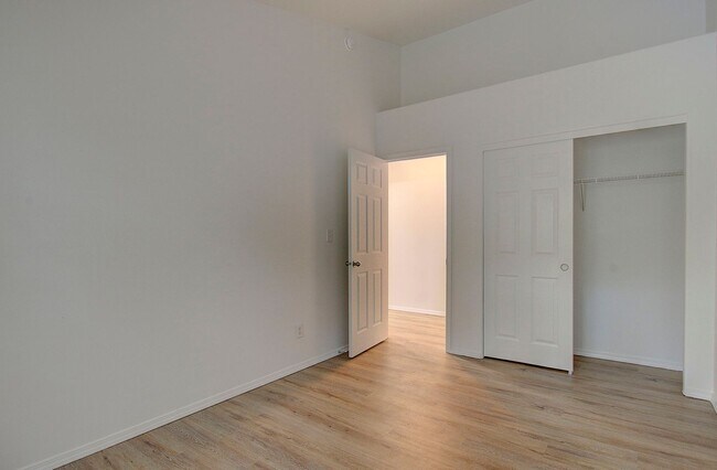 Building Photo - Charming 3bd, 2ba townhome in Bagley Downs Neighborhood