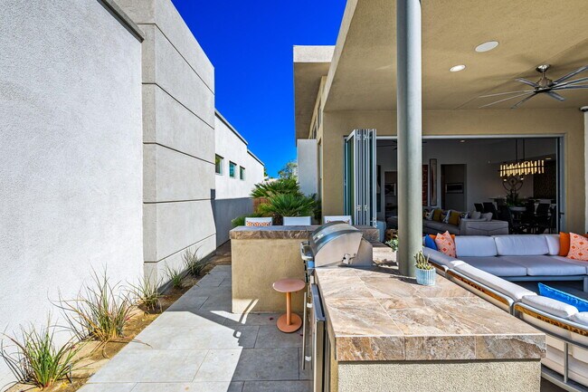 Building Photo - 4138 Indigo St
