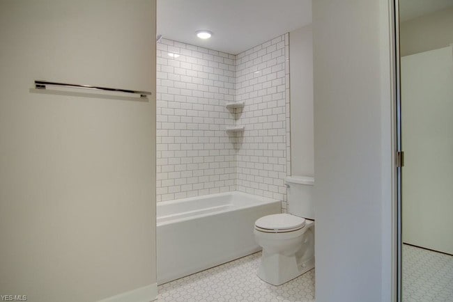 Building Photo - 275 N Portage Path