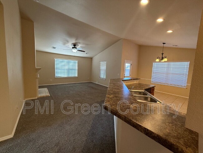 Building Photo - 8946 S 260th E Ave