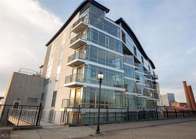 Building Photo - 1237 Washington Ave