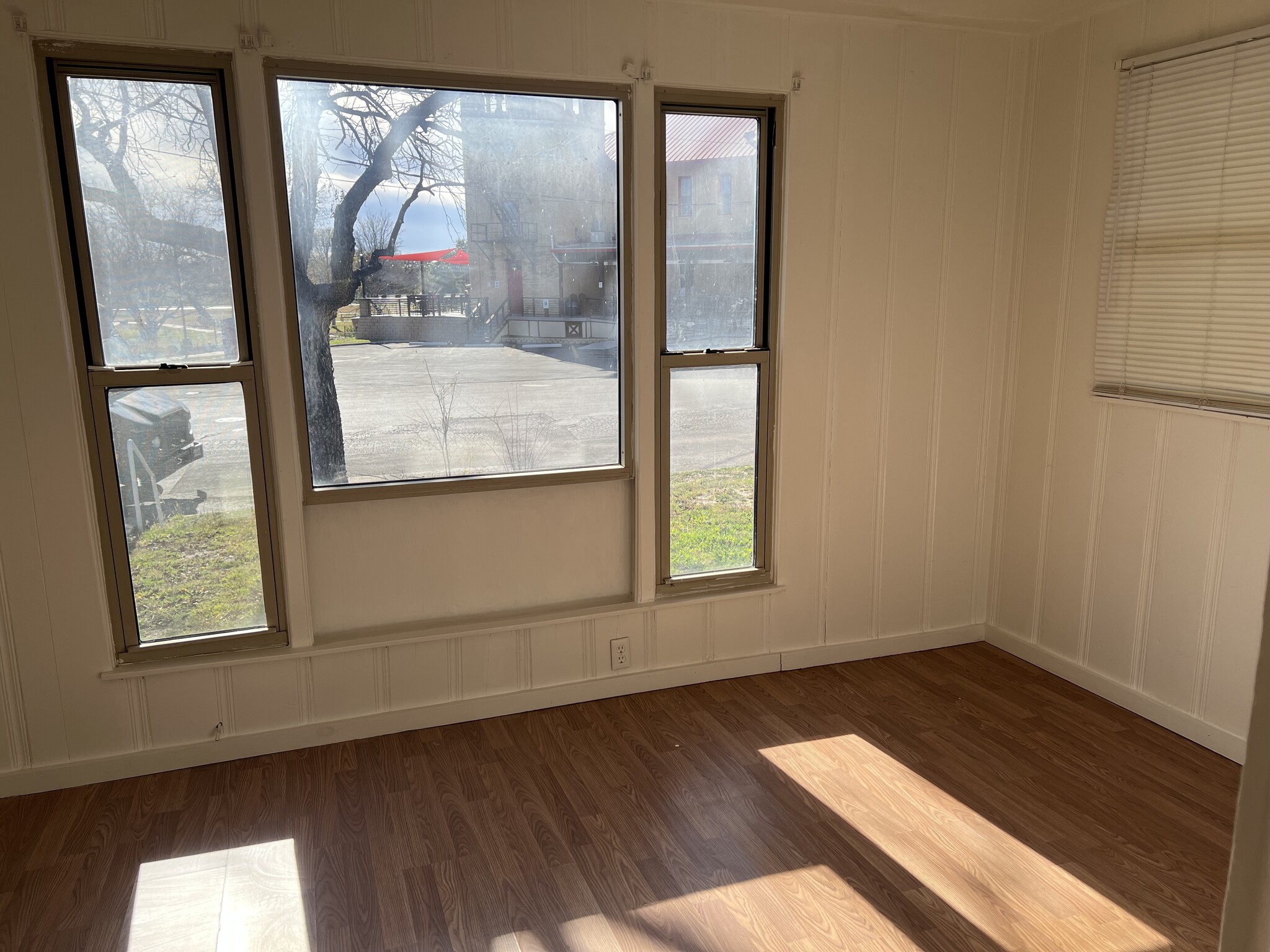 Front room - 208 E Twohig Ave