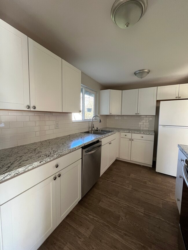 Building Photo - 7108 Tennessee Ln