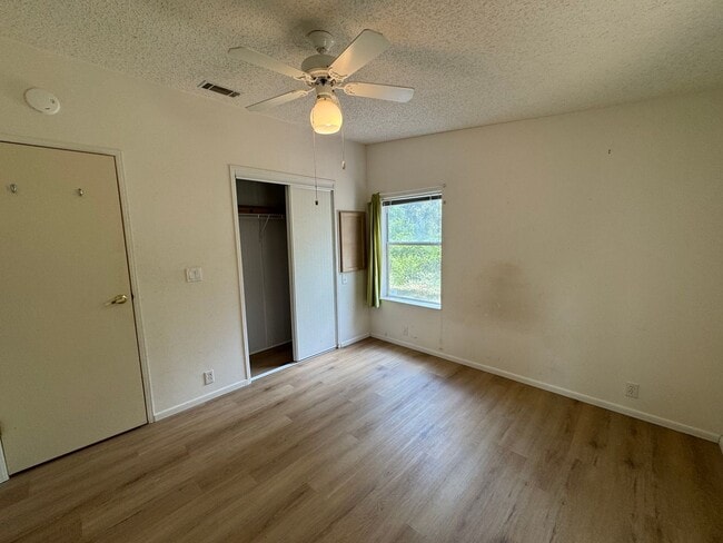 Building Photo - 2 Bedroom / 2 Bath Mobile Home with Office/Flex Space – Suwannee County (16th Street)