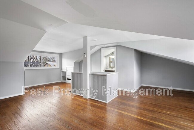 Building Photo - 728 Arnold Ave