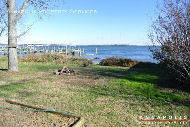 Building Photo - 7025 bay front drive