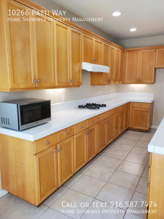 Building Photo - 10266 Patti Way