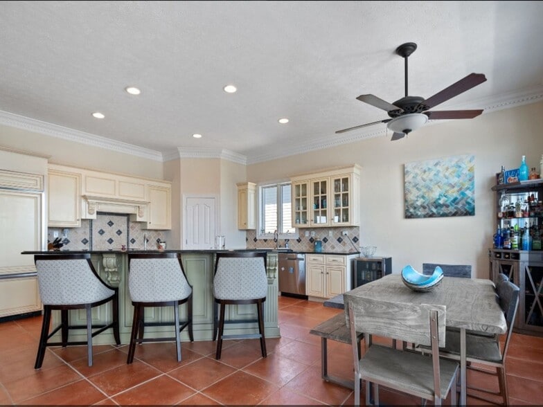 Building Photo - 811 N 1st St