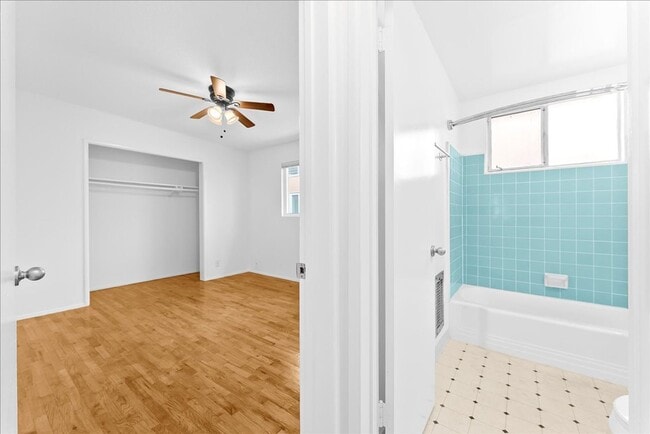 Building Photo - 2464 Penmar Ave