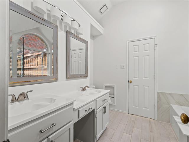 Building Photo - 2613 Maywood Ct