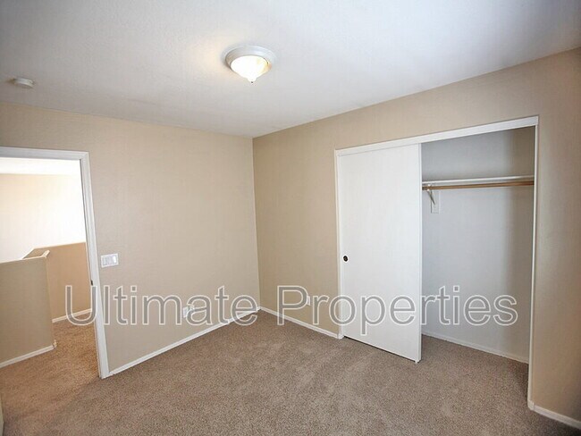 Building Photo - 7722 S 48th Ln