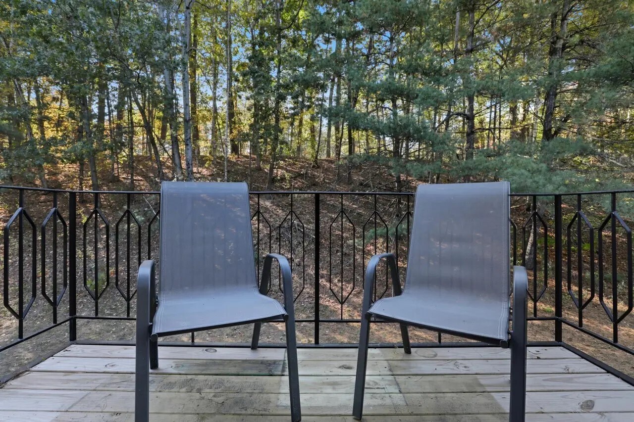 Building Photo - 77 East Ridge Rd