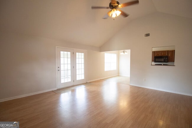 Building Photo - 206 N Bridgeport Dr