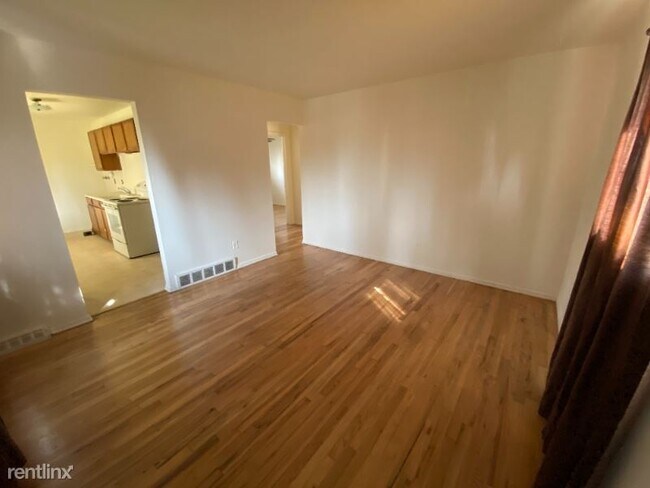 Building Photo - 2 br, 1 bath House - 644 S Perry St