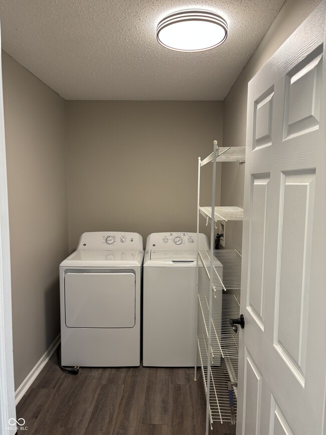 Building Photo - 1380 King Maple Dr