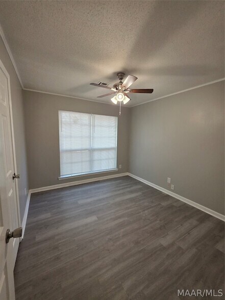 Building Photo - 744 Ledyard Pl