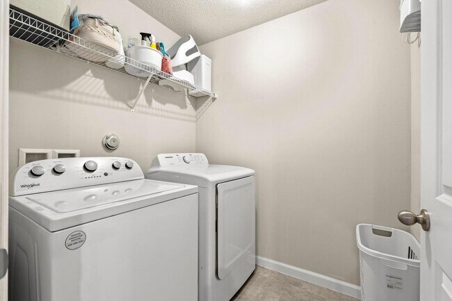 Building Photo - 359 Angler Dr