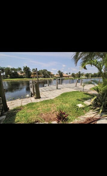 Building Photo - 1402 Cormorant Rd