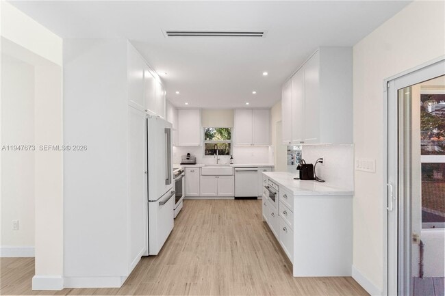 Building Photo - 251 NE 44th St